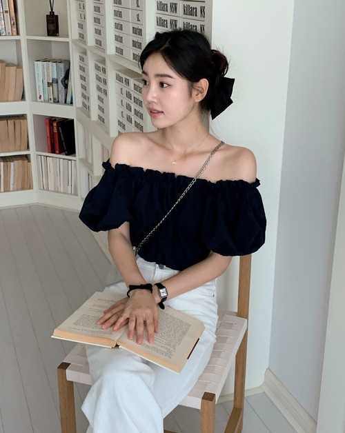 shopperland-엠보 셔링 오프숄더 블라우스 (2color)♡韓國女裝上衣